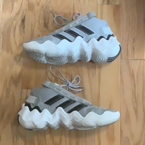 Adidas Womens Basketball Shoes - Picture 2 of 4